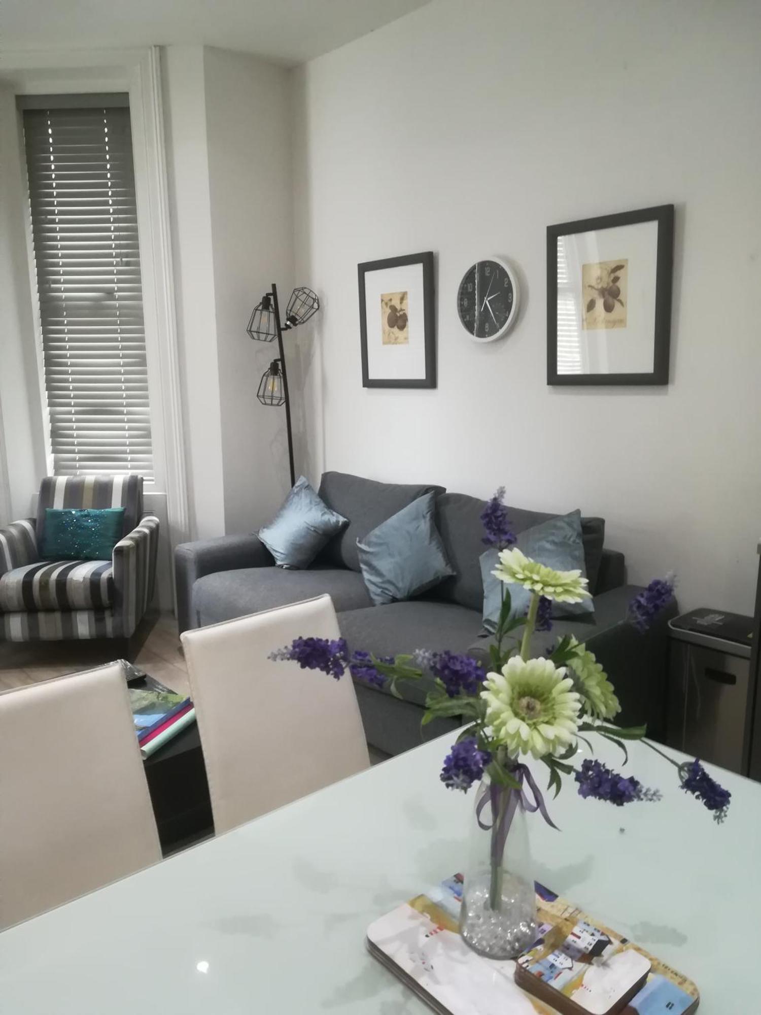 Stylish Apartment In Victorian Conversion Free Parking & Private Patio Close To Beach Town Centre & Bic Bournemouth Dış mekan fotoğraf