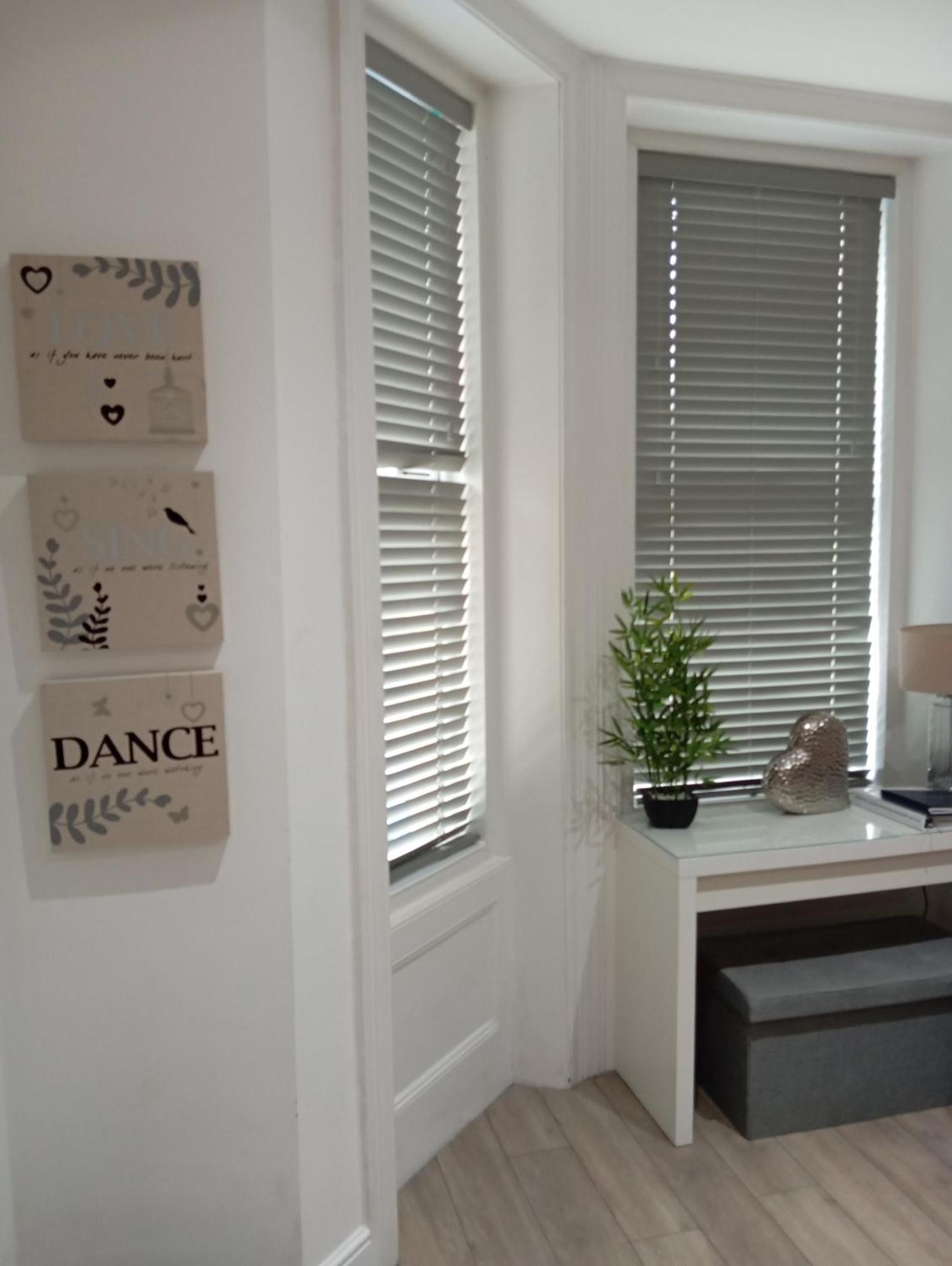 Stylish Apartment In Victorian Conversion Free Parking & Private Patio Close To Beach Town Centre & Bic Bournemouth Dış mekan fotoğraf