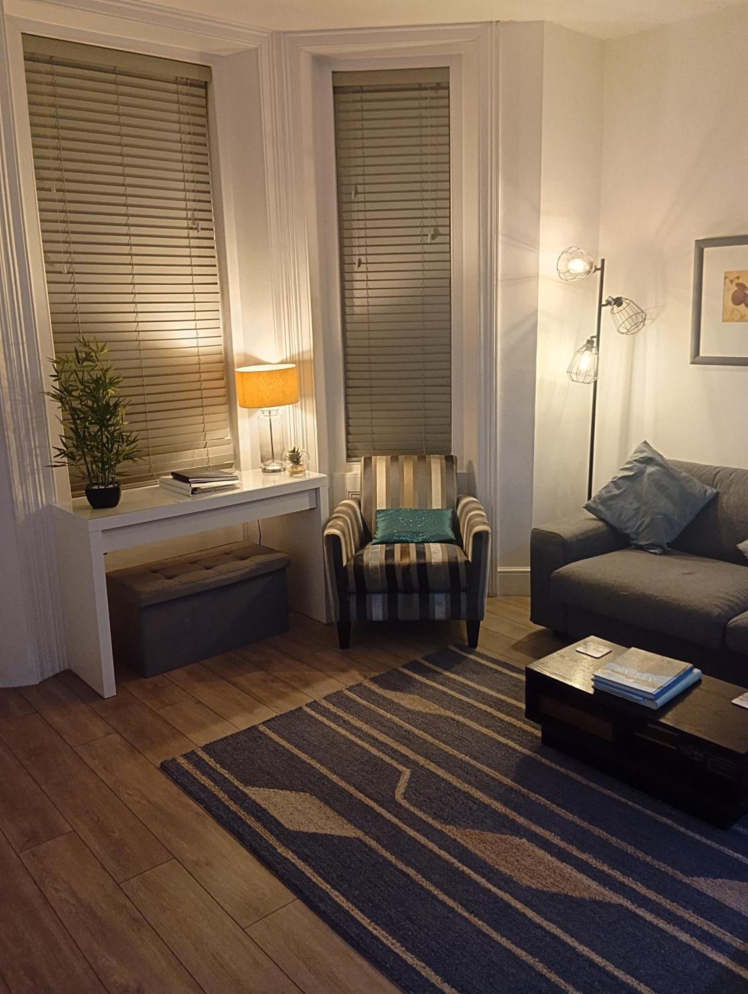 Stylish Apartment In Victorian Conversion Free Parking & Private Patio Close To Beach Town Centre & Bic Bournemouth Dış mekan fotoğraf