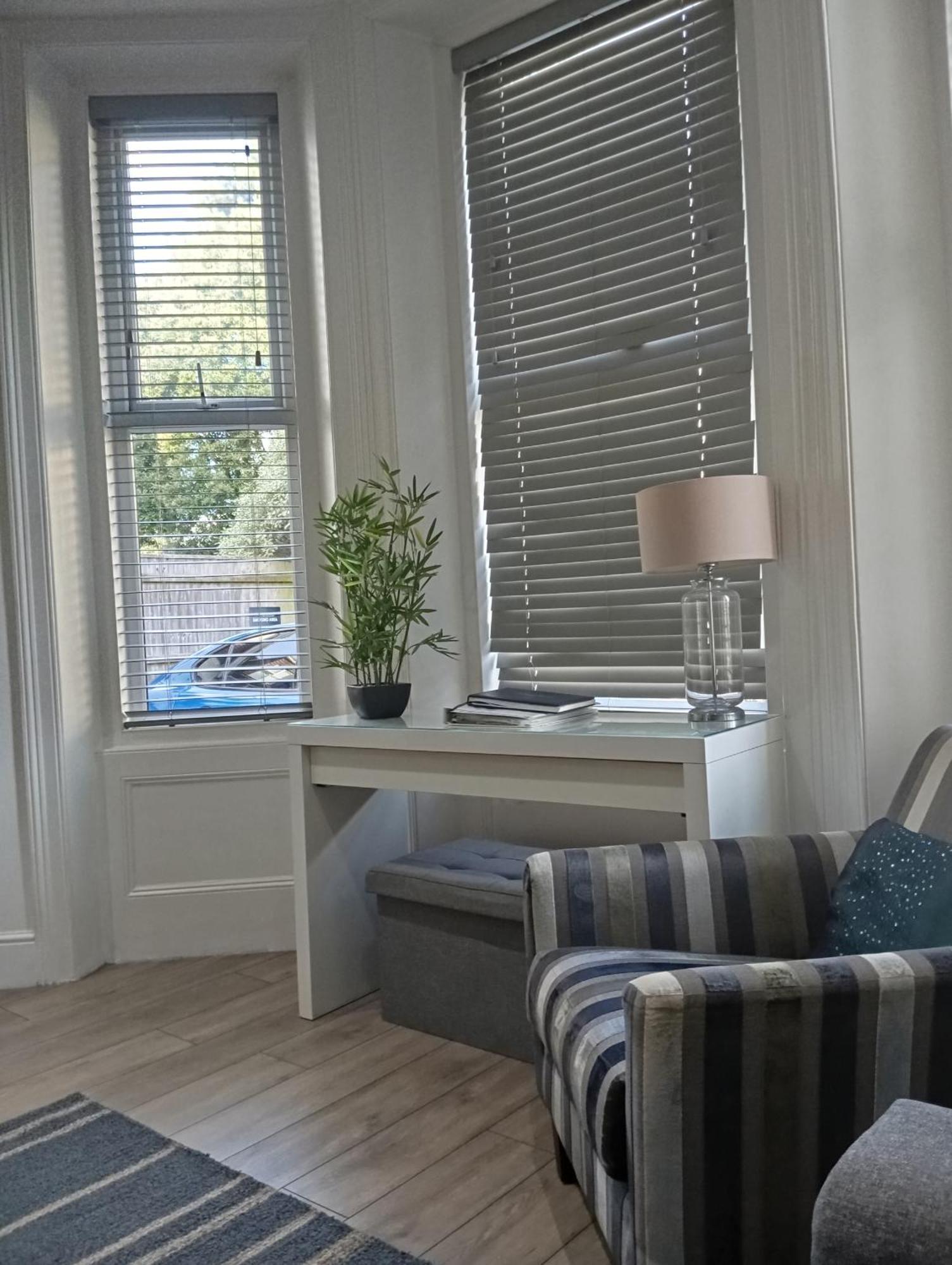 Stylish Apartment In Victorian Conversion Free Parking & Private Patio Close To Beach Town Centre & Bic Bournemouth Dış mekan fotoğraf