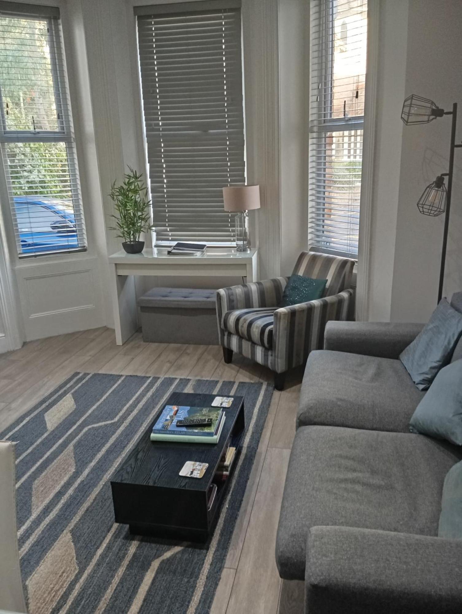 Stylish Apartment In Victorian Conversion Free Parking & Private Patio Close To Beach Town Centre & Bic Bournemouth Dış mekan fotoğraf