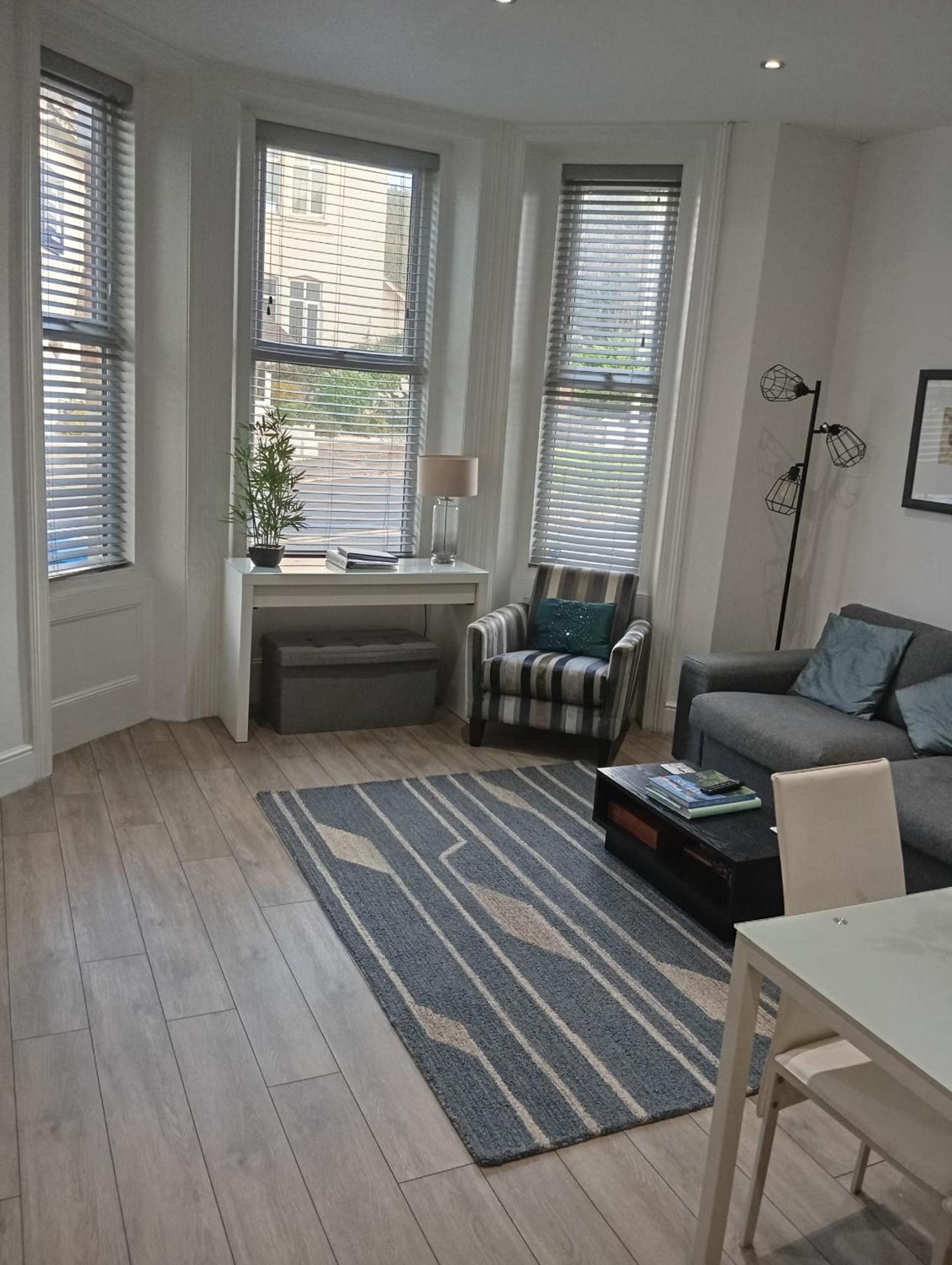 Stylish Apartment In Victorian Conversion Free Parking & Private Patio Close To Beach Town Centre & Bic Bournemouth Dış mekan fotoğraf