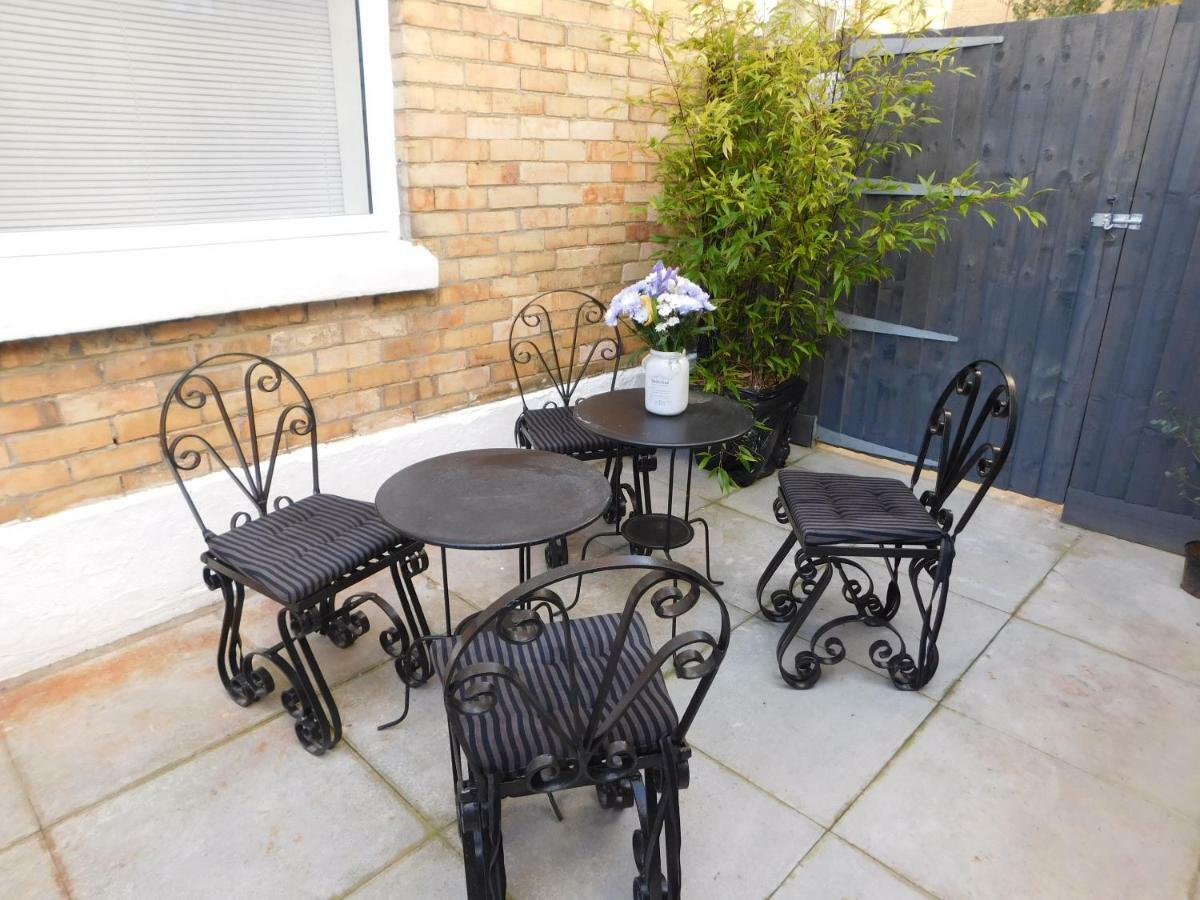 Stylish Apartment In Victorian Conversion Free Parking & Private Patio Close To Beach Town Centre & Bic Bournemouth Dış mekan fotoğraf